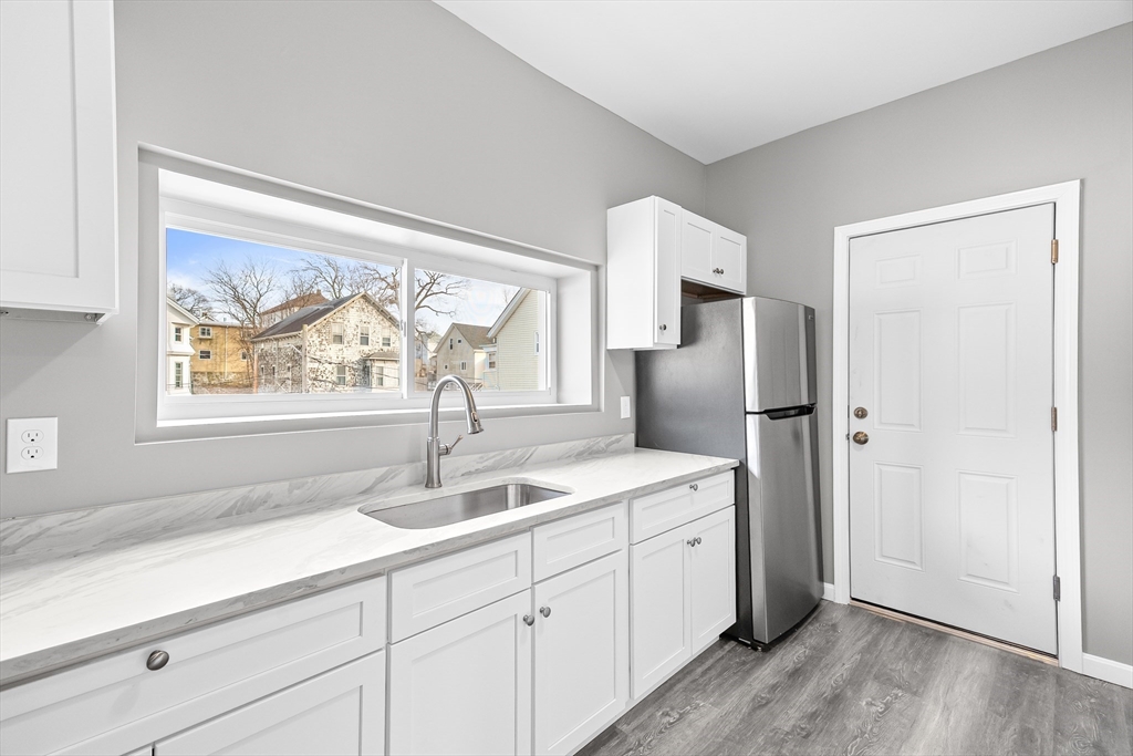 712-722 Eastern Avenue Fall River, MA 02723 - Photo 25 of 41