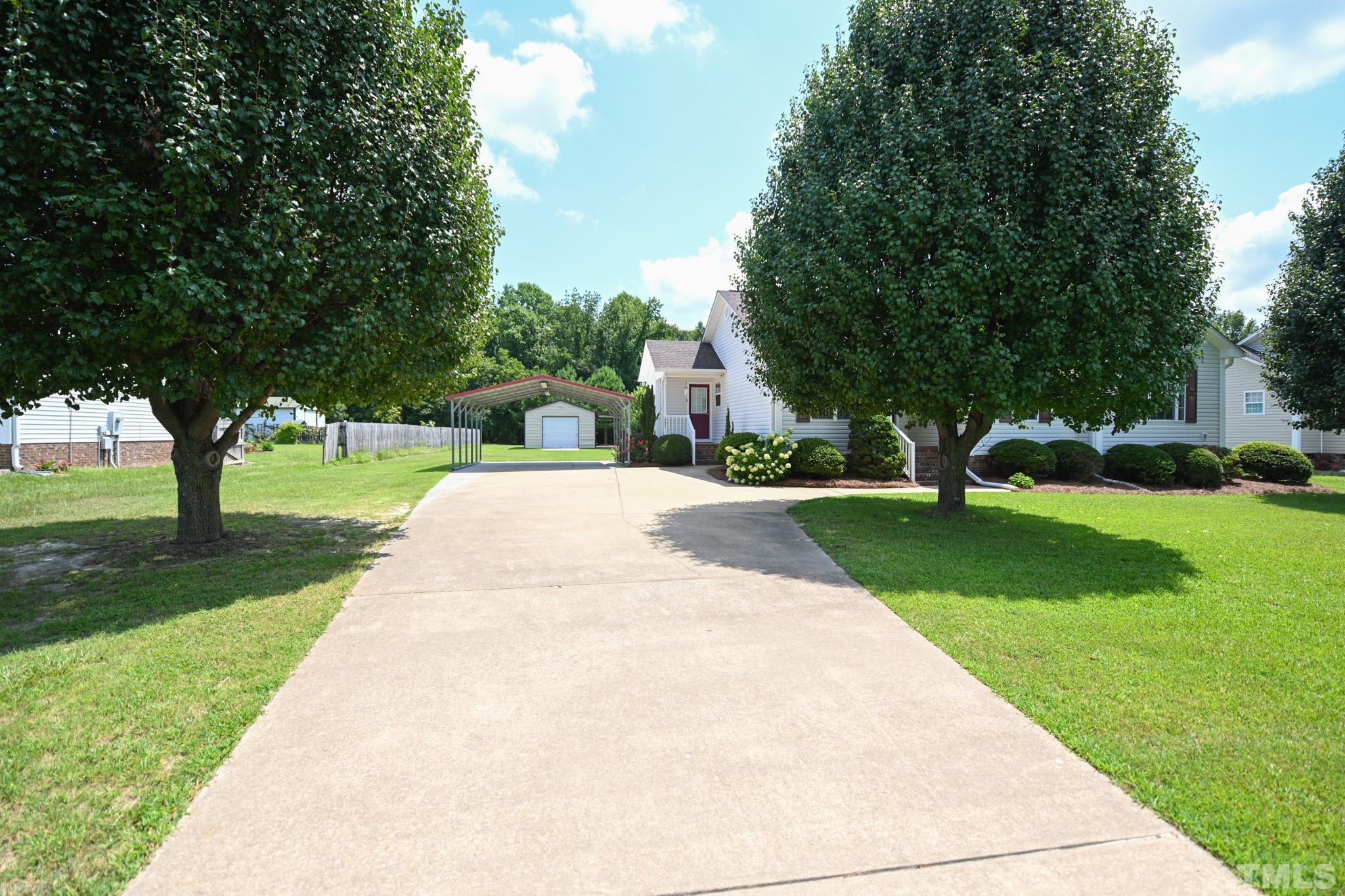 1237 Smith Road Smithfield, NC 27577 - Photo 4 of 53 Gallery Image 4