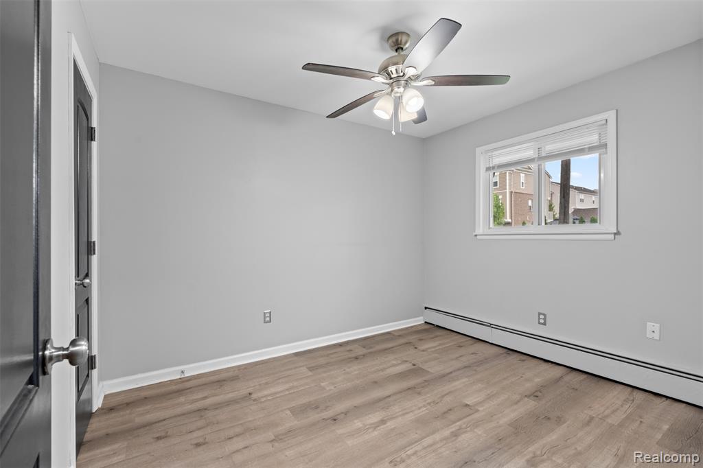 4127 Kent Road Royal Oak, MI 48073 - Photo 8 of 10
