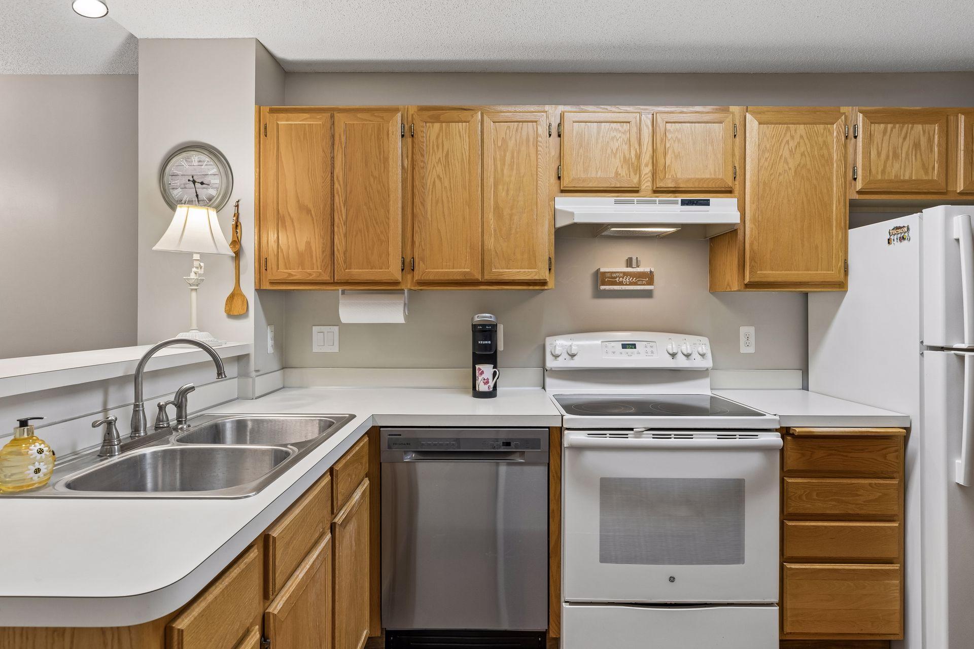 2240 Ranchview Lane North, Unit 80 Plymouth, MN 55447 - Photo 4 of 27