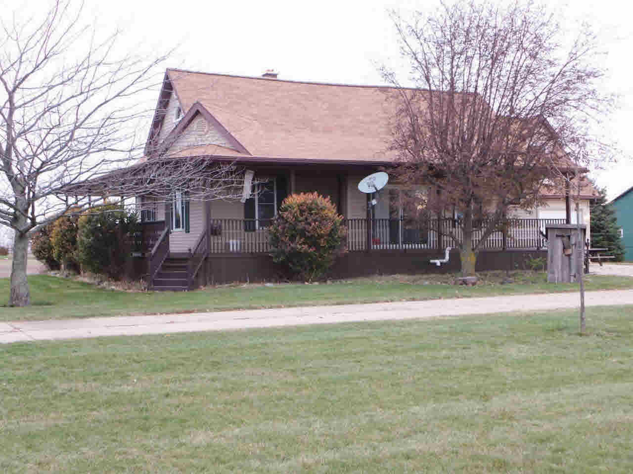 19651 Gasper Road Chesaning, MI 48616 - Photo 2 of 25 21390907-1.JPG