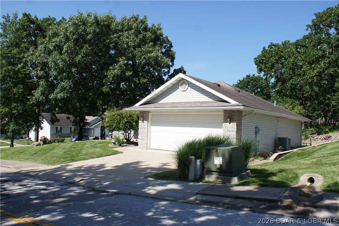 822 Maple Tree Circle Osage Beach, MO 65065 - Photo 3 of 34