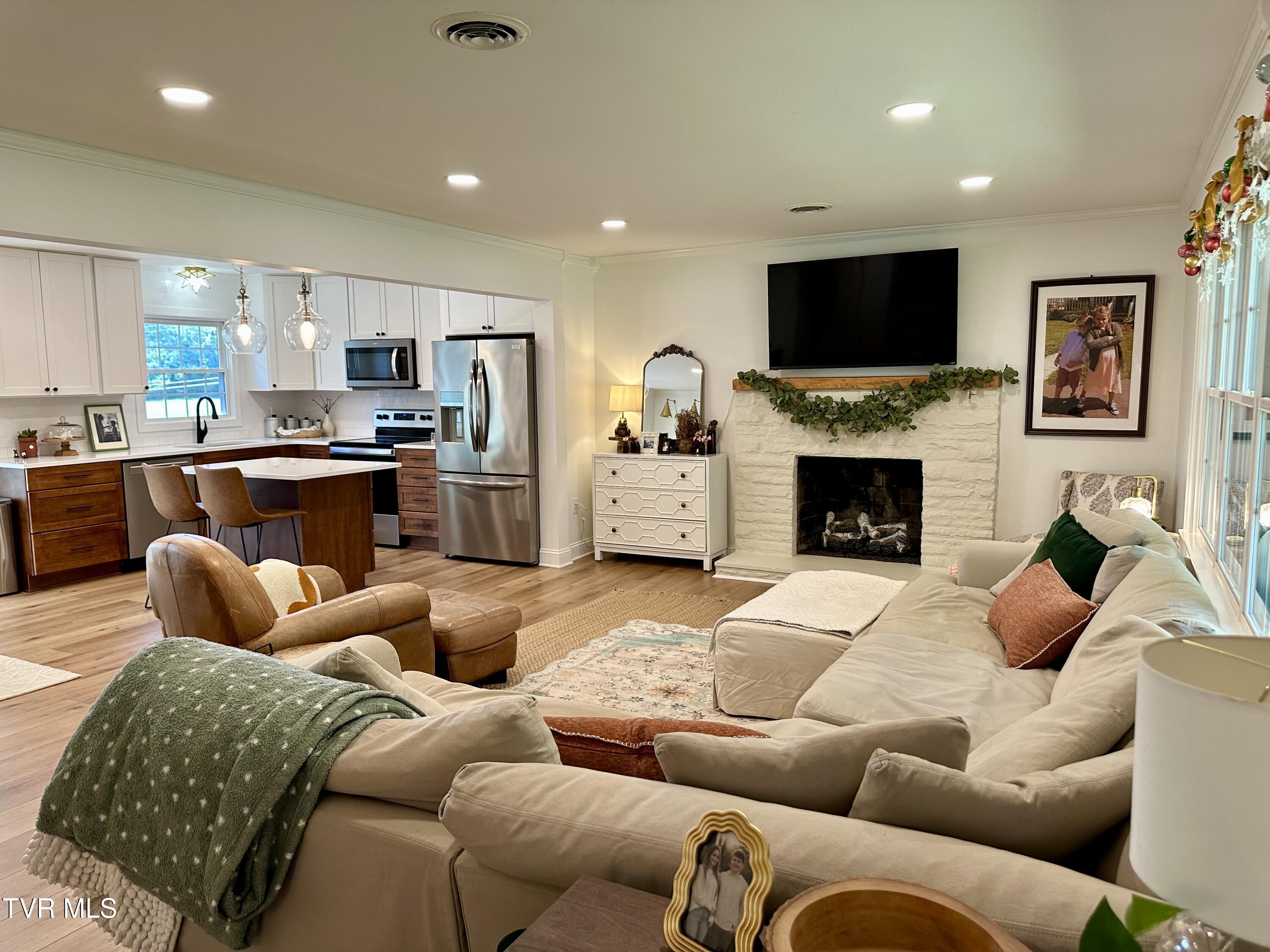 234 Chester Hill Road Bristol, VA 24201 - Photo 32 of 53 IMG_9933