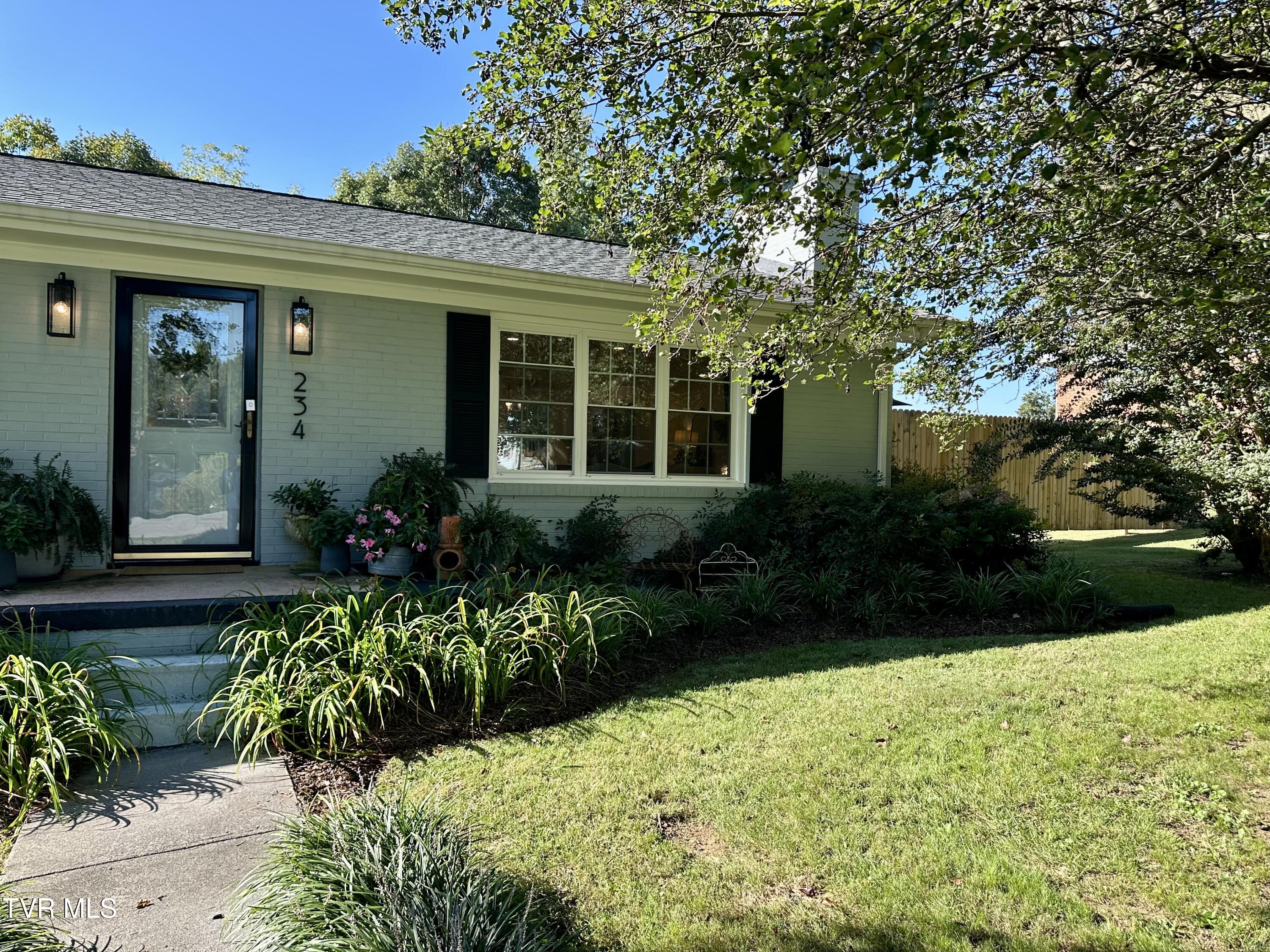 234 Chester Hill Road Bristol, VA 24201 - Photo 6 of 53 IMG_9911