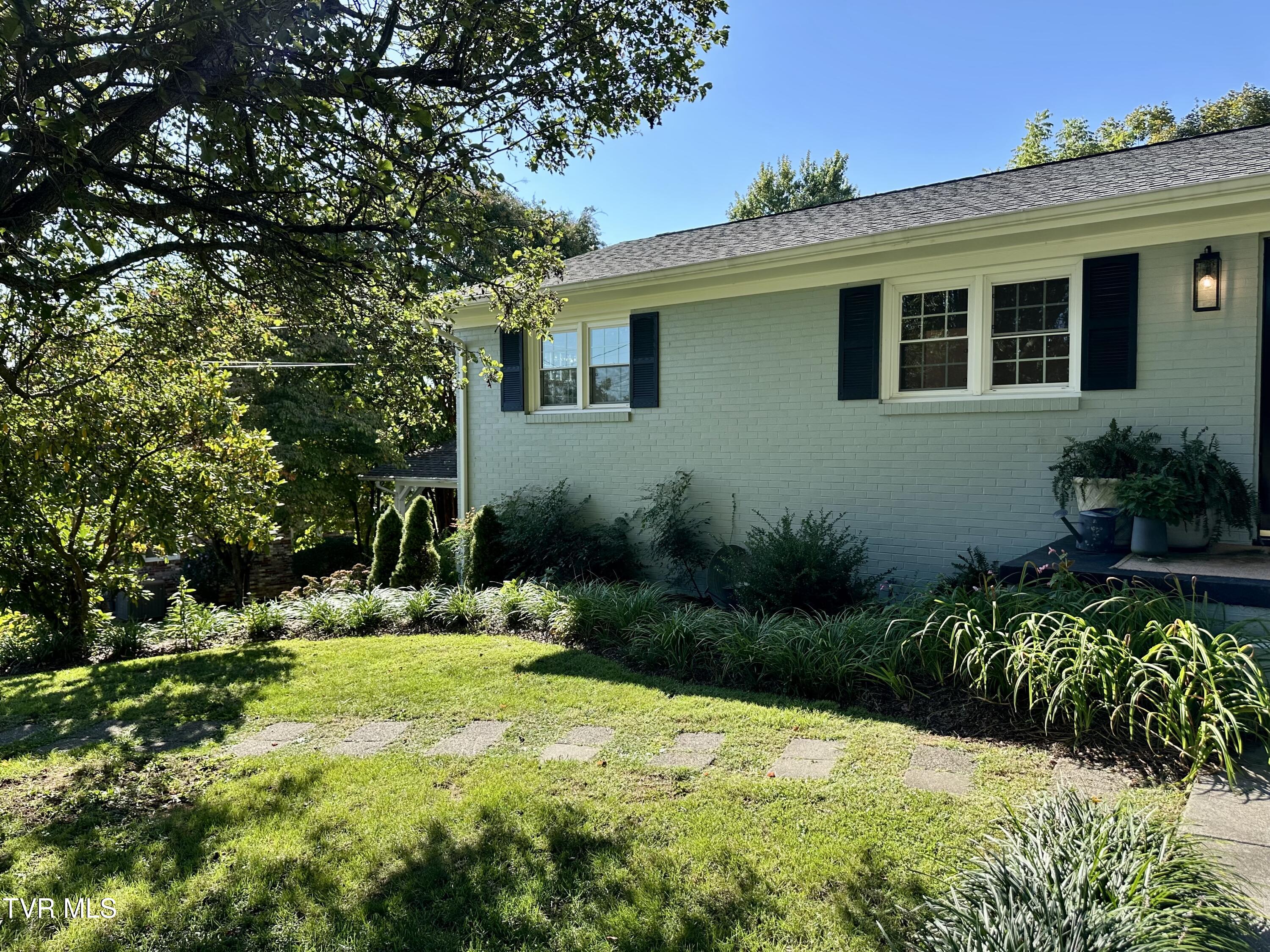 234 Chester Hill Road Bristol, VA 24201 - Photo 7 of 53 IMG_9910