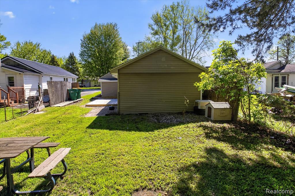 986 Pine Road Bay City, MI 48706 - Photo 31 of 35