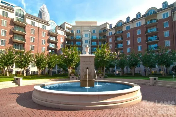$1,800 | 300 West 5th Street, Unit 521, Charlotte, NC 28202