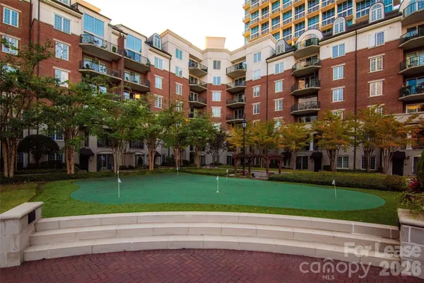 $1,800 | 300 West 5th Street, Unit 521, Charlotte, NC 28202