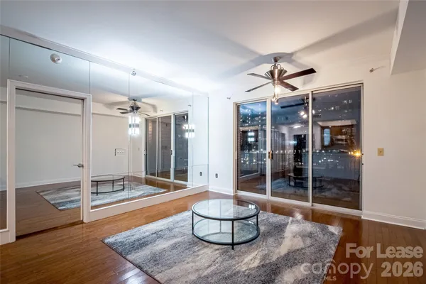 $1,800 | 300 West 5th Street, Unit 521, Charlotte, NC 28202