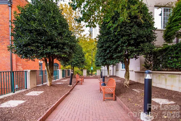 $1,800 | 300 West 5th Street, Unit 521, Charlotte, NC 28202