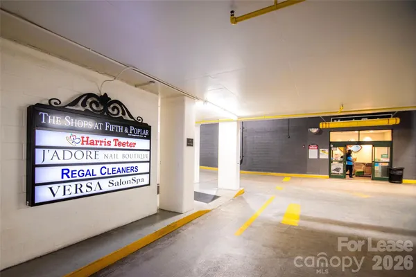 $1,800 | 300 West 5th Street, Unit 521, Charlotte, NC 28202