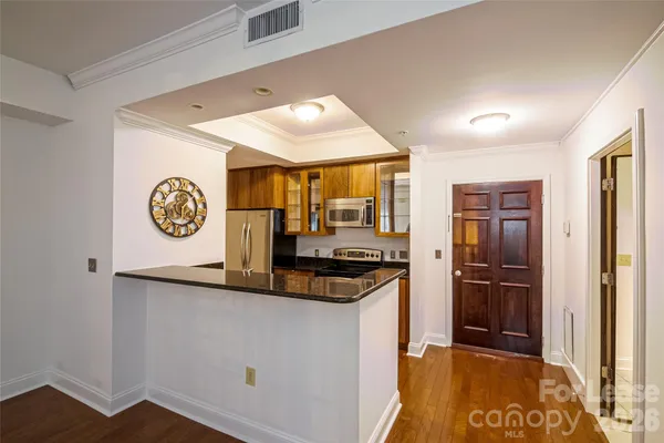 $1,800 | 300 West 5th Street, Unit 521, Charlotte, NC 28202
