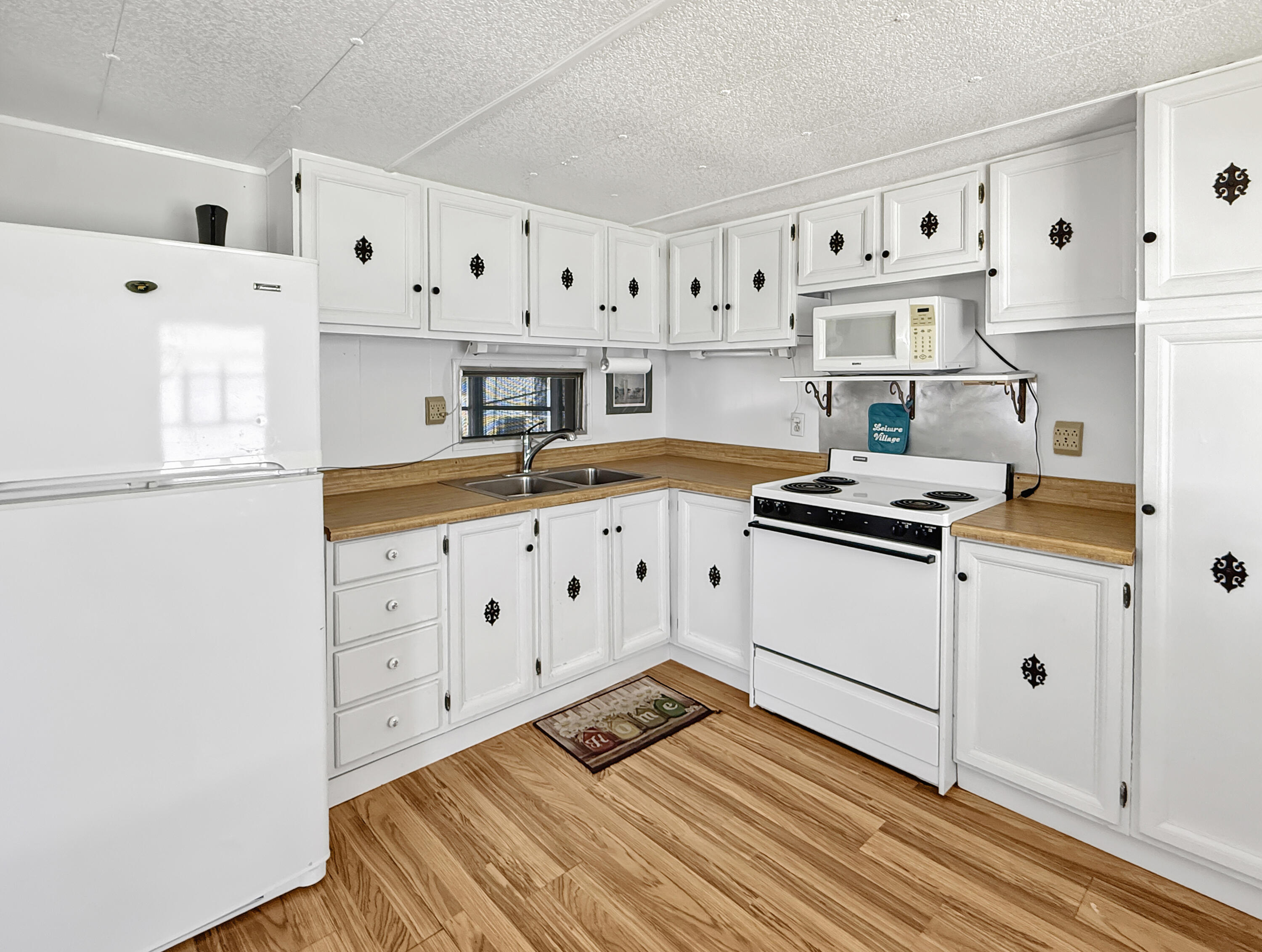 143 Southeast Easy Street Stuart, FL 34994 - Photo 8 of 25 03727634afde9c4b4b392a86bb9b1b2e52e742ce