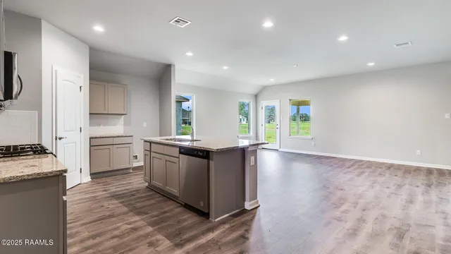 $264,500 | 9387 Garrett Road, Maurice, LA 70555