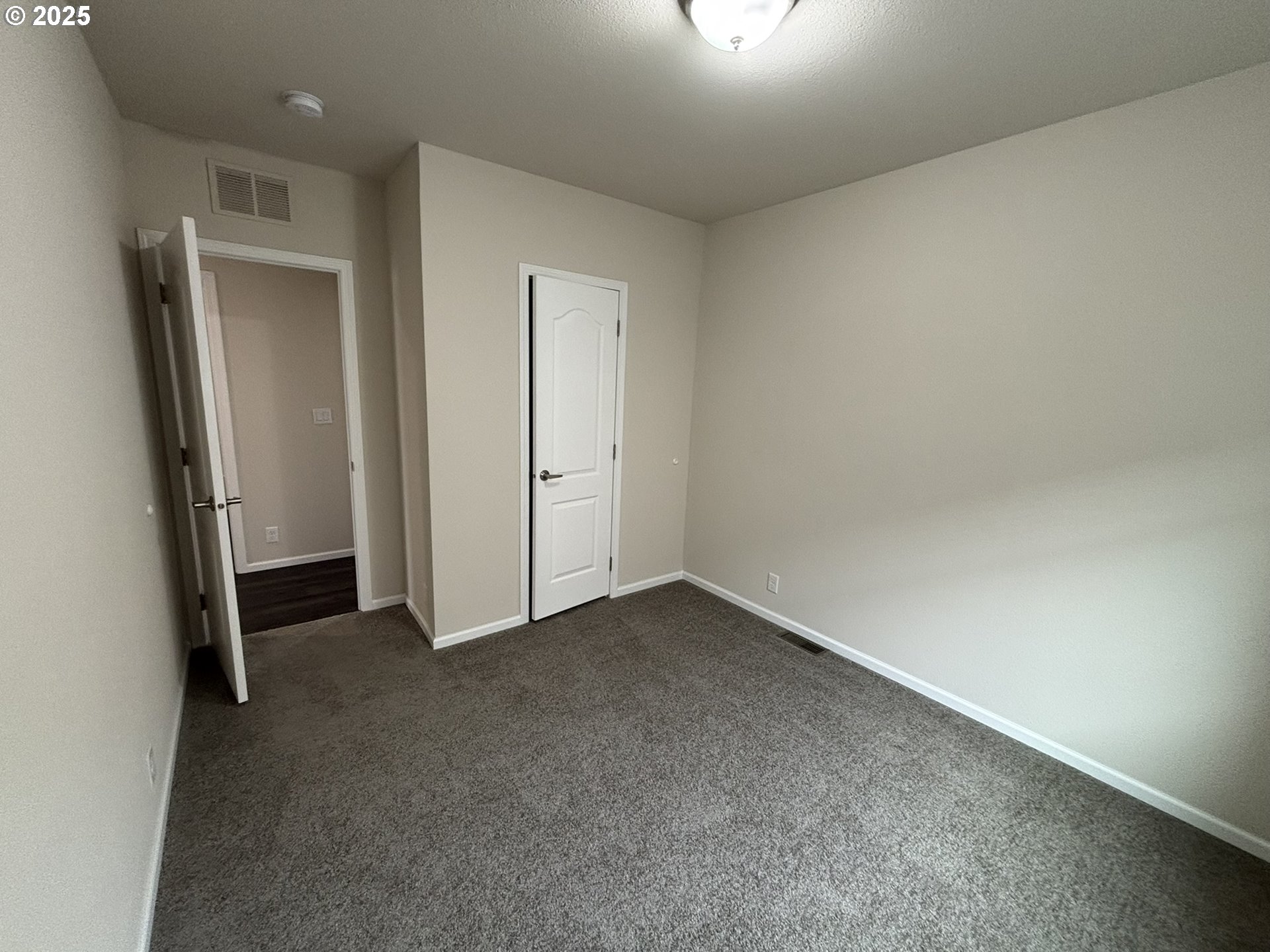 5270 Nopal Street Florence, OR 97439 - Photo 18 of 27 an empty room with closet