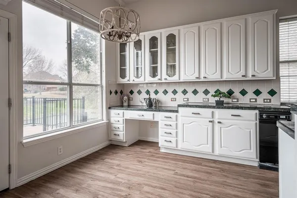 $3,200 | 7712 Lakecrest Circle, Irving, TX 75063