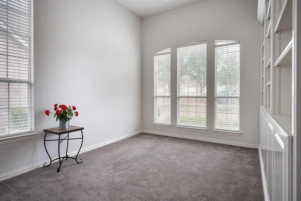 $3,200 | 7712 Lakecrest Circle, Irving, TX 75063