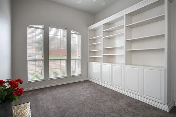 $3,200 | 7712 Lakecrest Circle, Irving, TX 75063