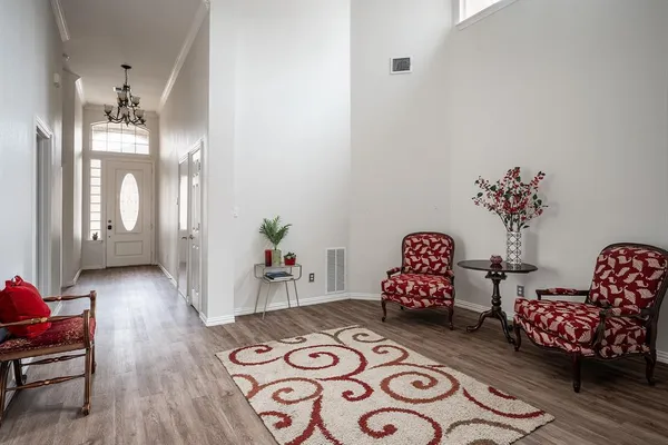 $3,200 | 7712 Lakecrest Circle, Irving, TX 75063