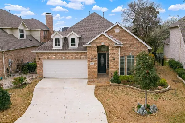 $3,200 | 7712 Lakecrest Circle, Irving, TX 75063
