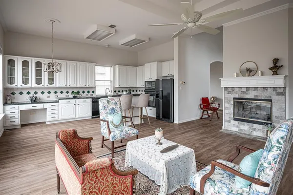 $3,200 | 7712 Lakecrest Circle, Irving, TX 75063