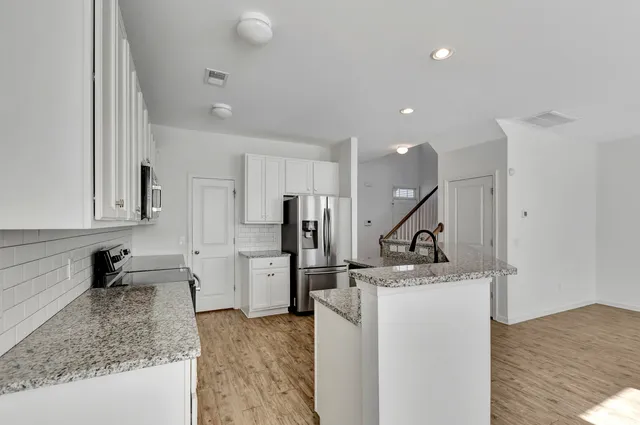 $2,450 | 8986 Cat Tail Pond Road, Summerville, SC 29485