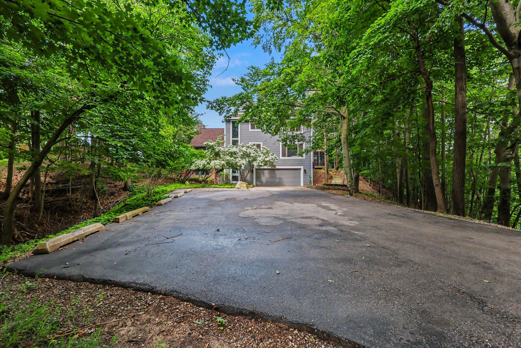 18240 North Shore Estates Road Spring Lake, MI 49456 - Photo 58 of 64 Large Parking Area