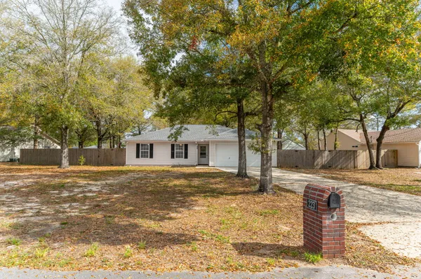 $259,900 | 223 Runnymeade Drive, Crestview, FL 32539