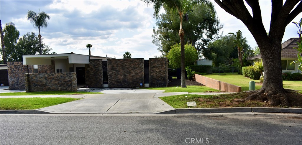1156 Lyndhurst Drive Riverside, CA 92507 - Photo 2 of 57