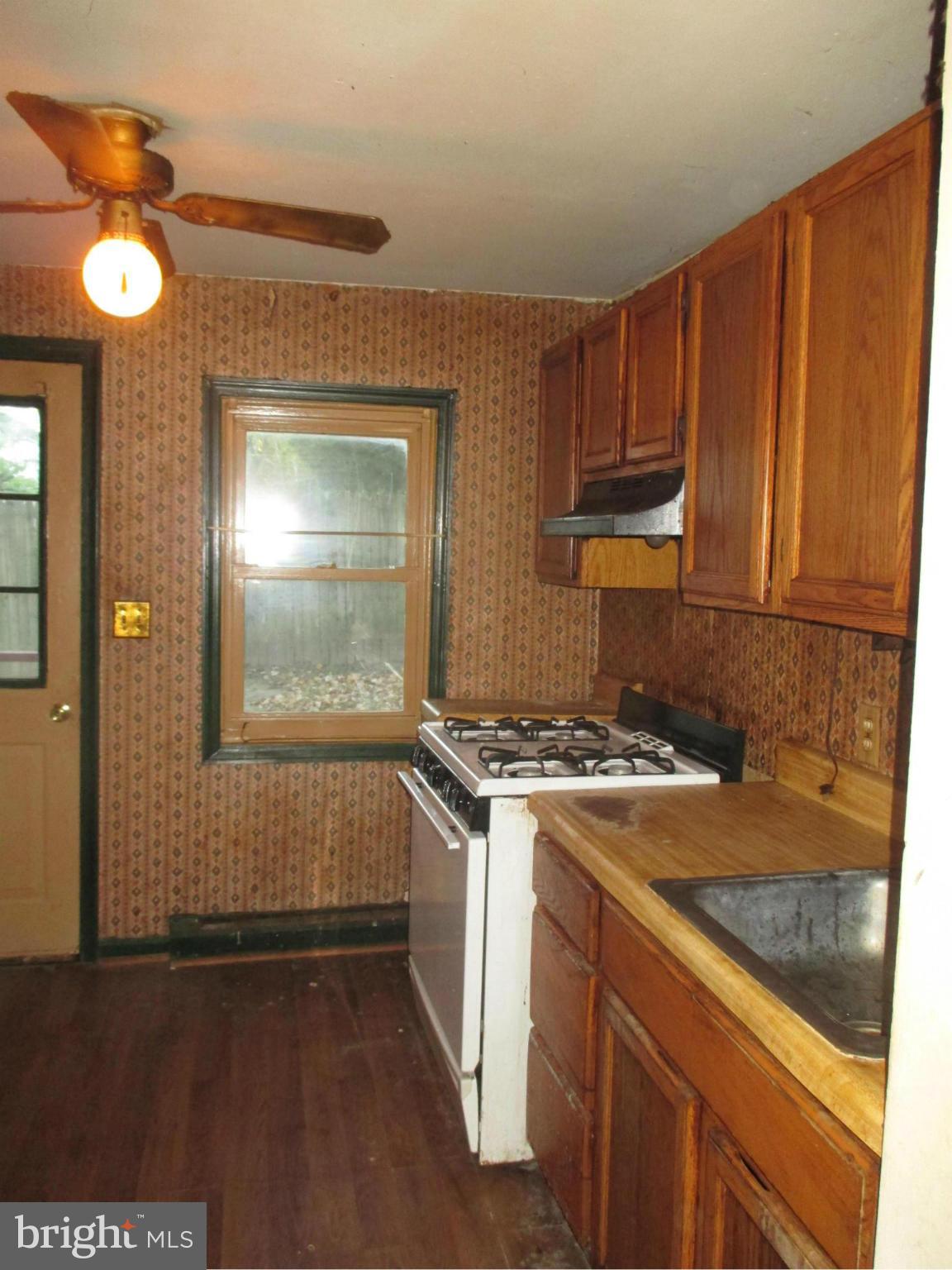 4222 Shoreham Beach Road Edgewater, MD 21037 - Photo 11 of 14 Kitchen