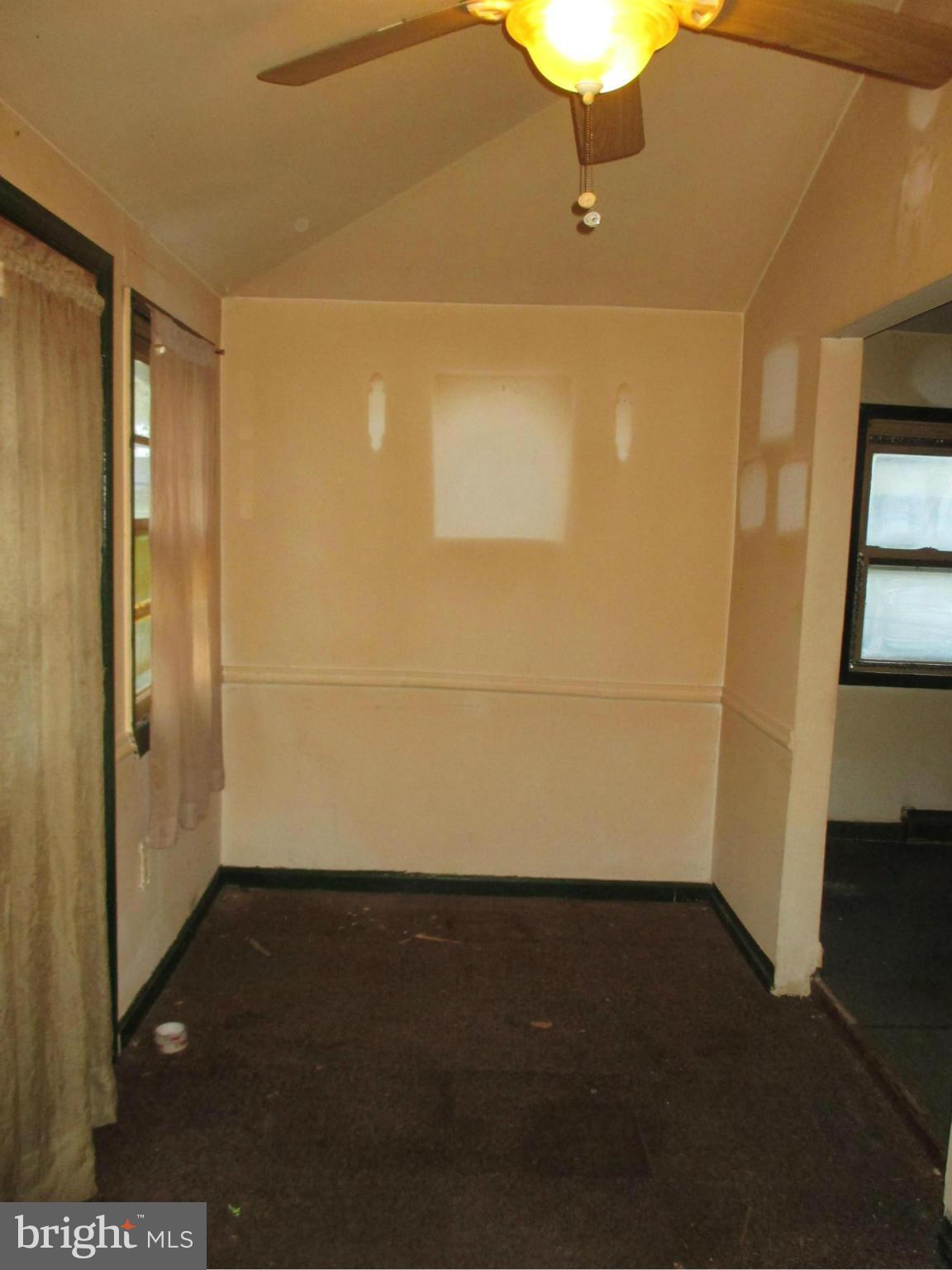 4222 Shoreham Beach Road Edgewater, MD 21037 - Photo 9 of 14 Interior (General)