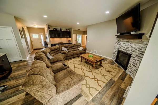 $639,750 | 314 Glen Becker Trail, Wisconsin Dells, WI 53965