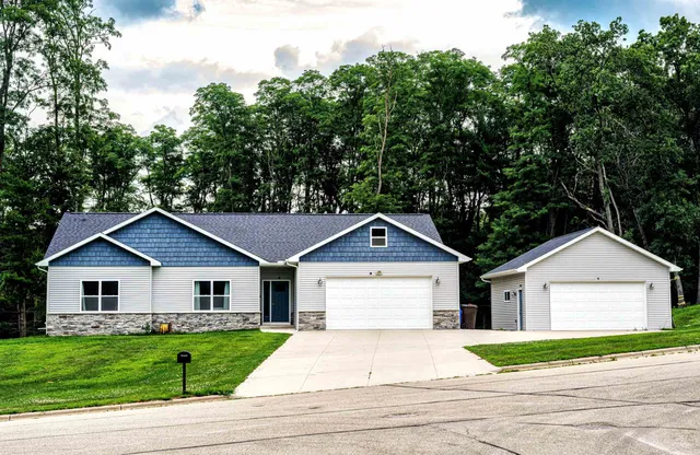 $639,750 | 314 Glen Becker Trail, Wisconsin Dells, WI 53965