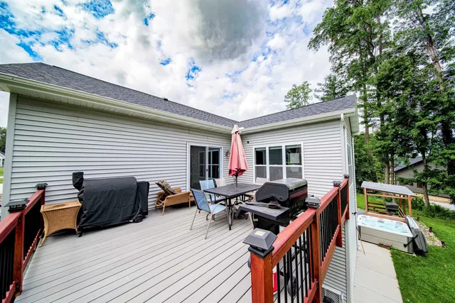 $639,750 | 314 Glen Becker Trail, Wisconsin Dells, WI 53965