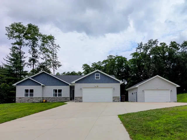$639,750 | 314 Glen Becker Trail, Wisconsin Dells, WI 53965