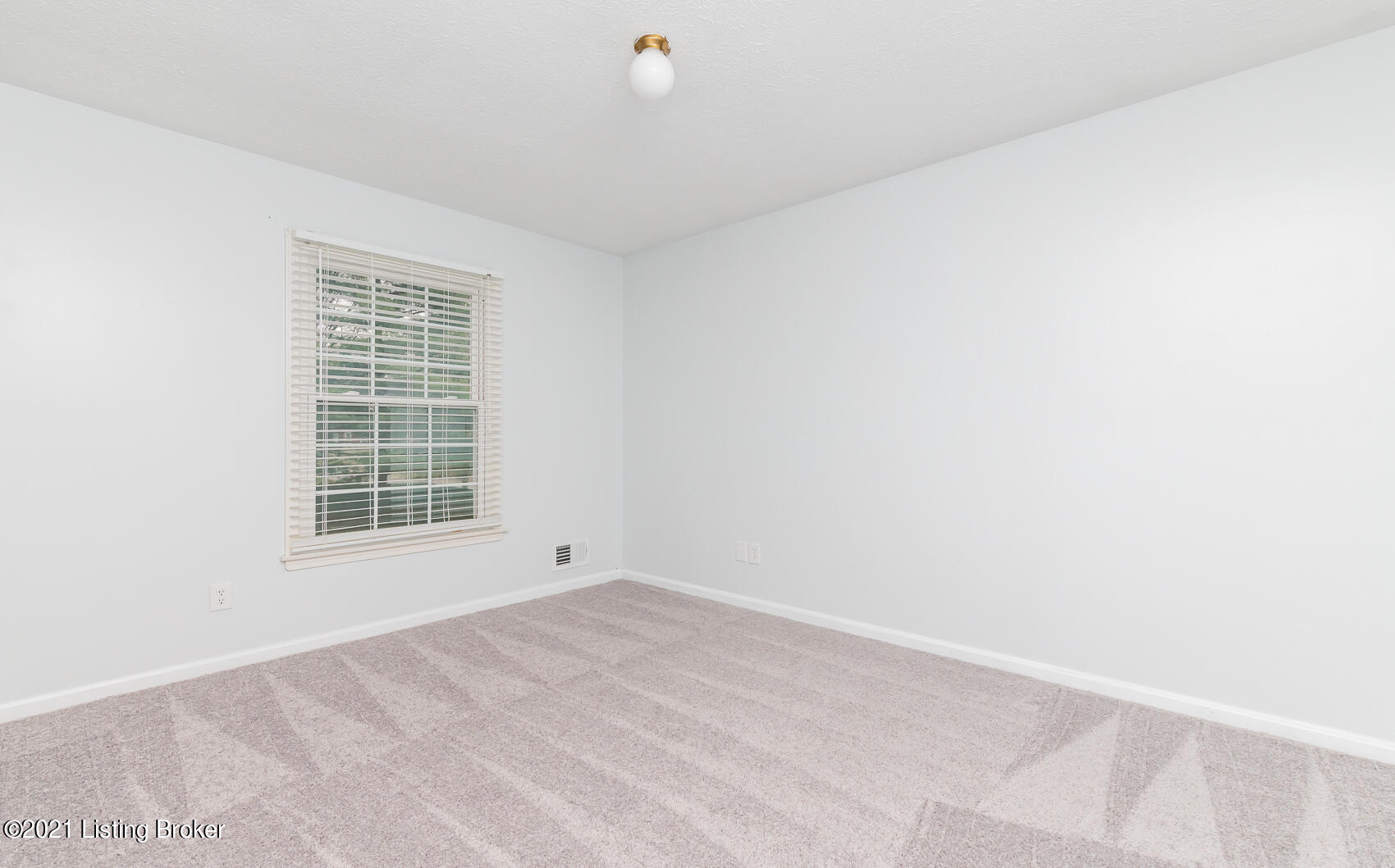3909 Longview Road Louisville, KY 40299 - Photo 28 of 41 MLS-129
