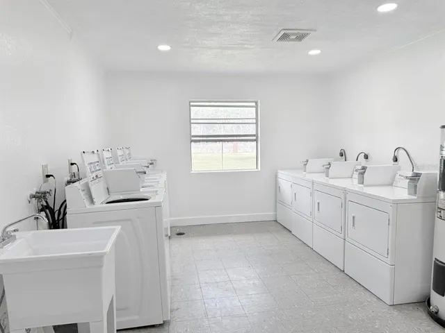 $1,000 | 3301 58th Avenue South, Unit 304, St. Petersburg, FL 33712