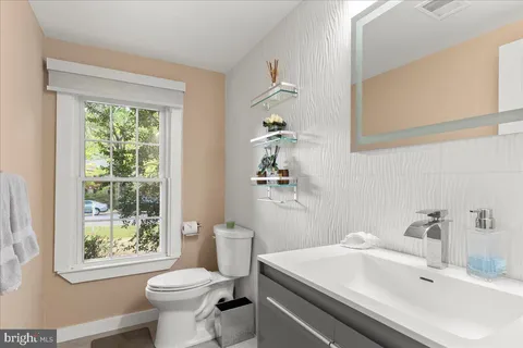 $1,199,900 | 12183 Holly Knoll Circle, Great Falls, VA 22066