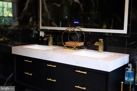 $1,199,900 | 12183 Holly Knoll Circle, Great Falls, VA 22066