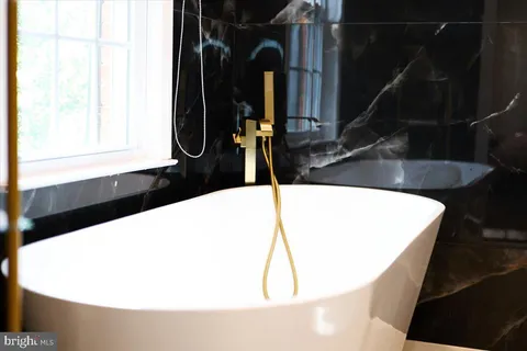 $1,199,900 | 12183 Holly Knoll Circle, Great Falls, VA 22066