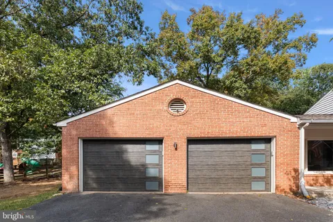 $1,199,900 | 12183 Holly Knoll Circle, Great Falls, VA 22066