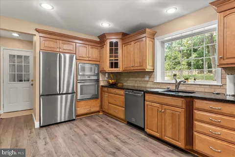 $1,199,900 | 12183 Holly Knoll Circle, Great Falls, VA 22066