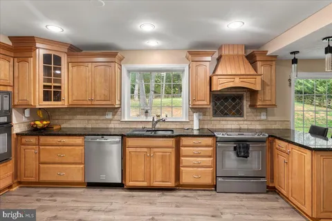 $1,199,900 | 12183 Holly Knoll Circle, Great Falls, VA 22066