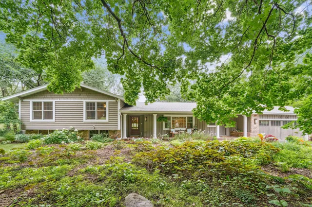 $825,000 | 15124 Lynn Terrace, Minnetonka, MN 55345