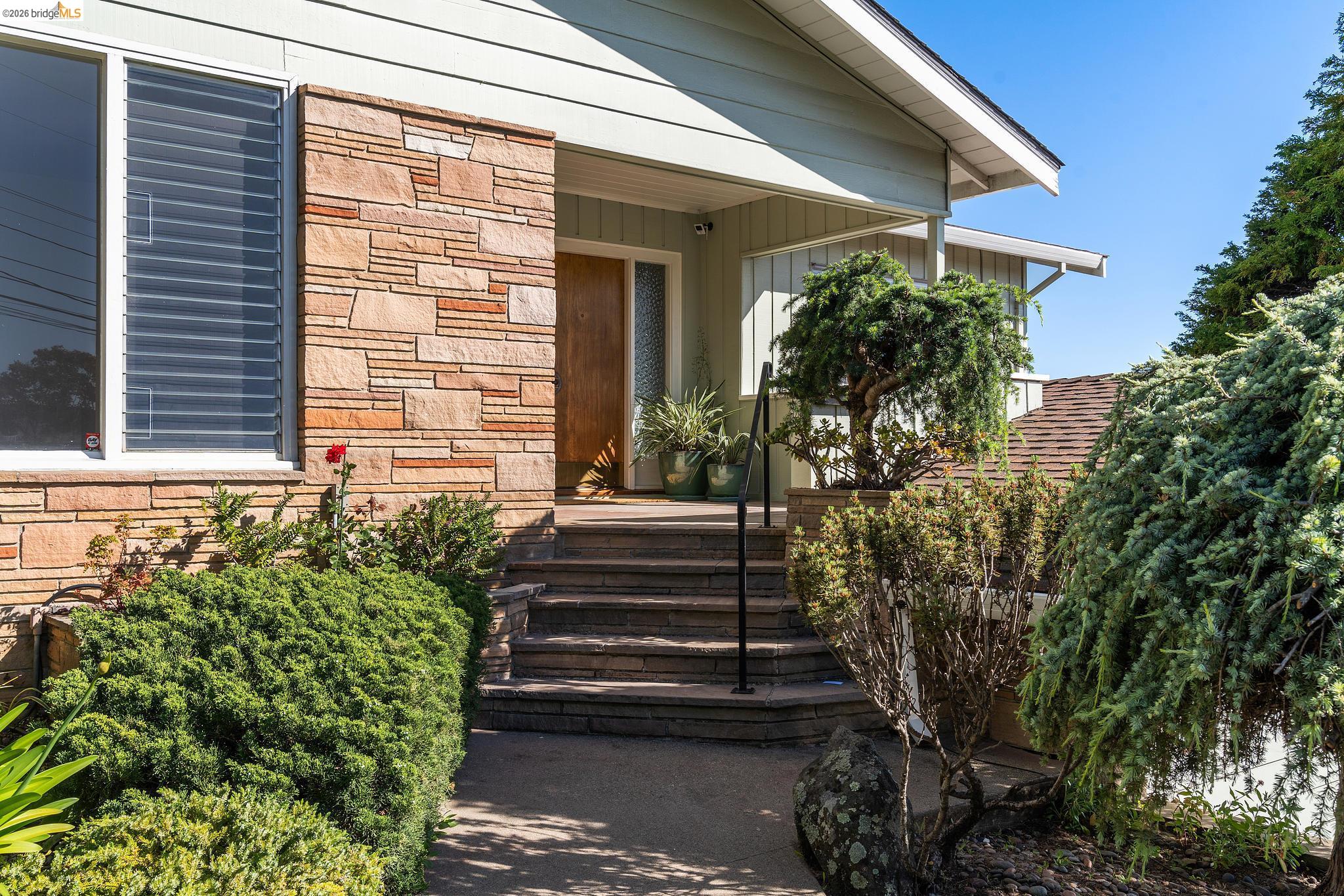 4120 Rhoda Avenue Oakland, CA 94602 - Photo 5 of 29