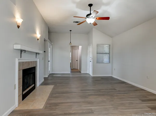 $2,000 | 9811 Wagon Train, Converse, TX 78109