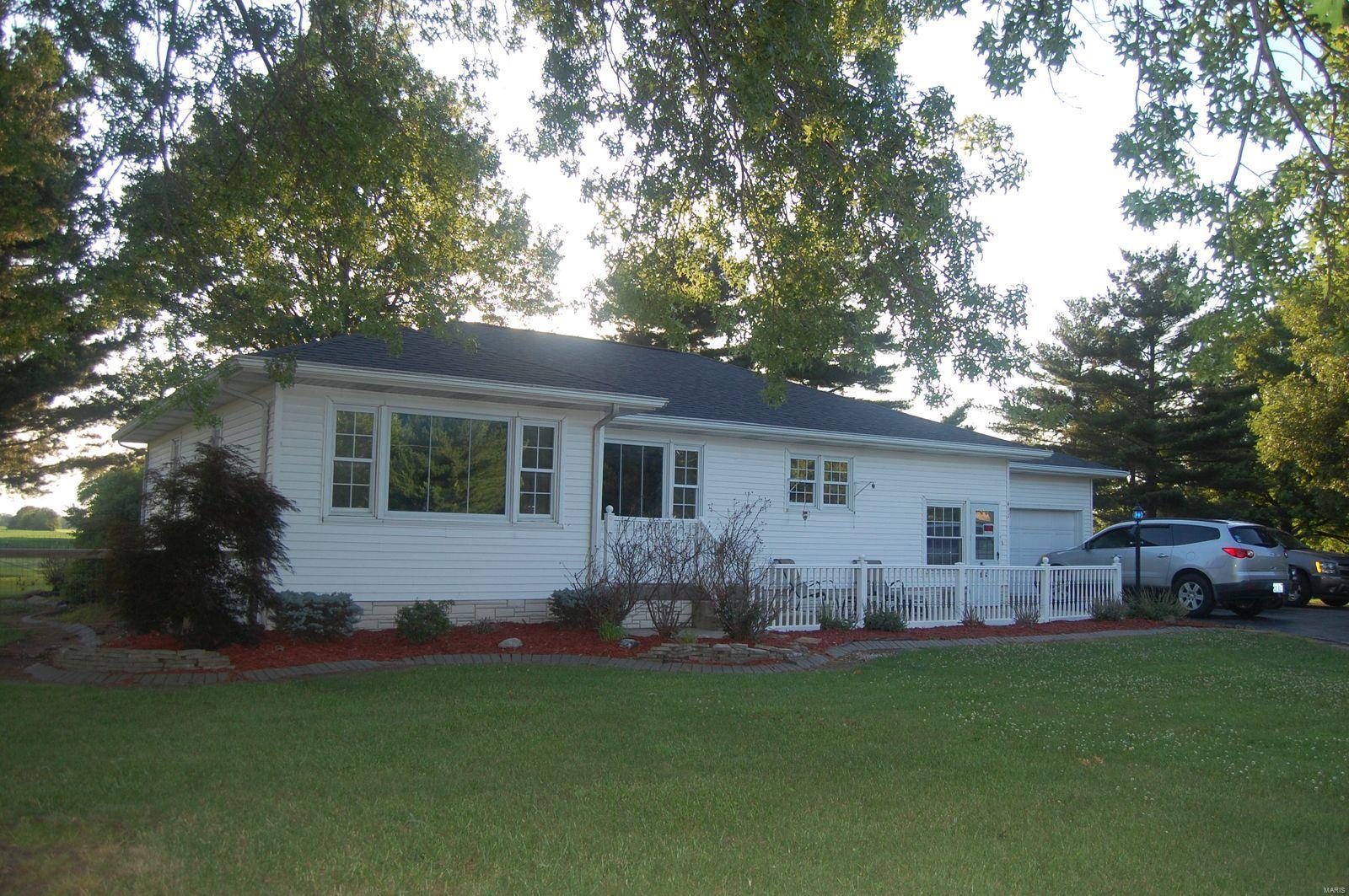 411 South Old Rte 66 Mount Olive, IL 62069 - Photo 1 of 31
