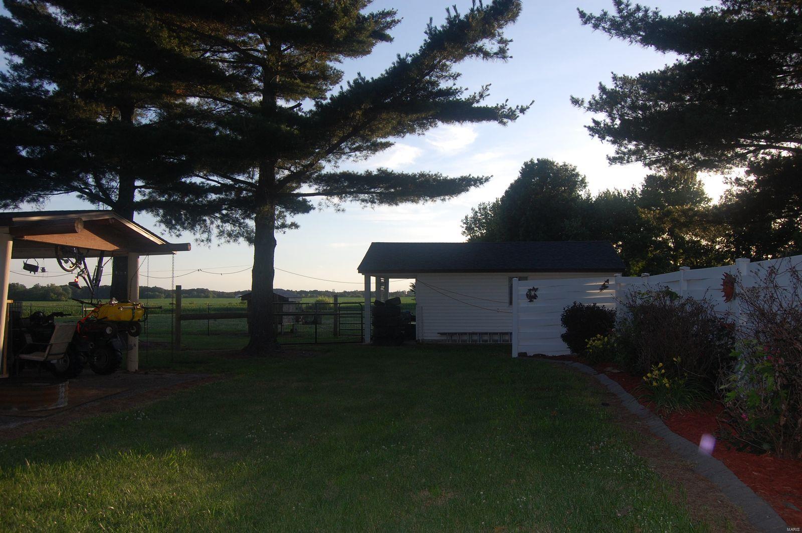 411 South Old Rte 66 Mount Olive, IL 62069 - Photo 29 of 31