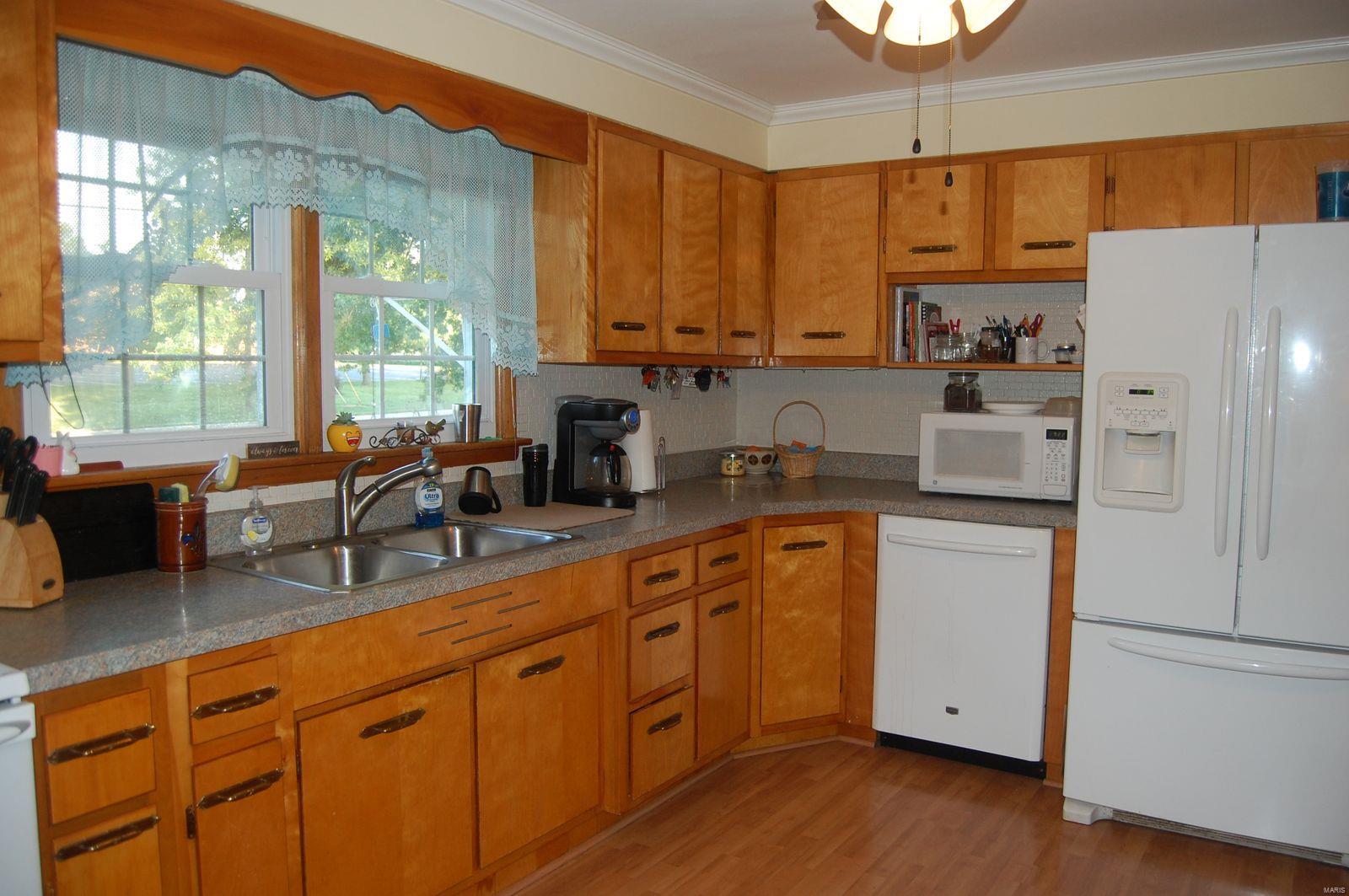 411 South Old Rte 66 Mount Olive, IL 62069 - Photo 6 of 31