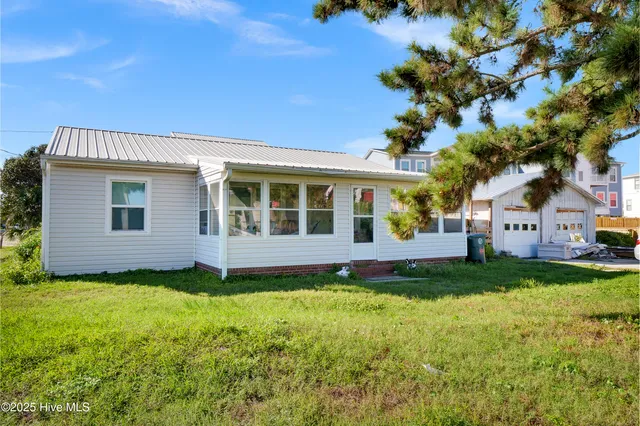 $1,000,000 | 1203 Fort Fisher Boulevard North, Carolina Beach, NC 28428